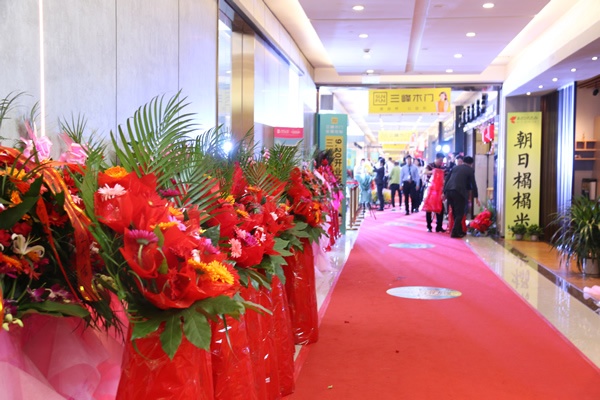 三峰家居总经理刘飞